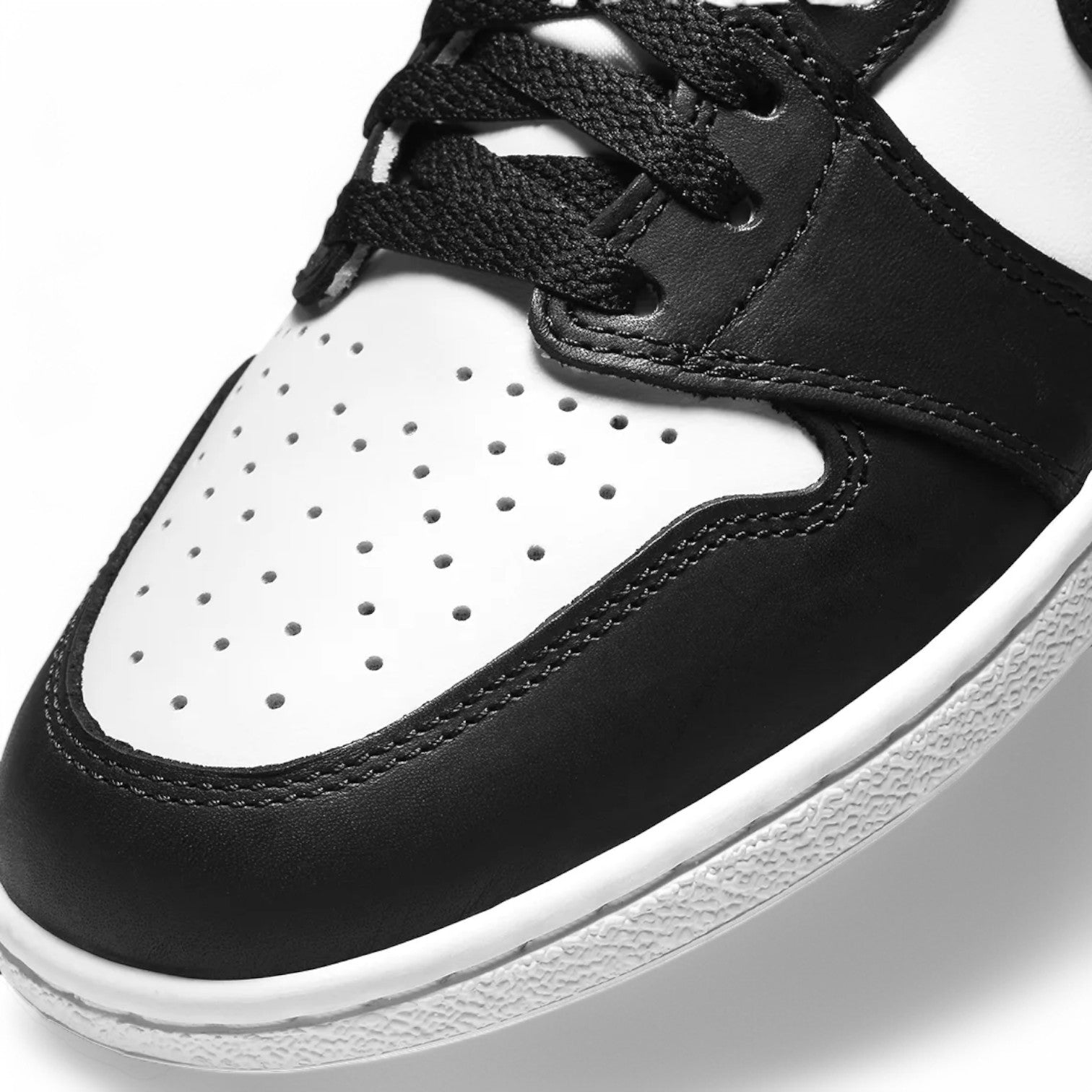 Air Jordan 1 Retro High '85 Black White'