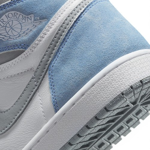 Air Jordan 1 Retro High 'Hyper Royal Smoke Grey'