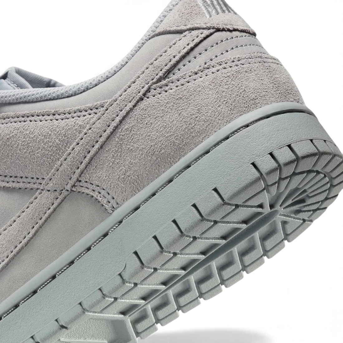 Nike Dunk Low SE Wolf Grey