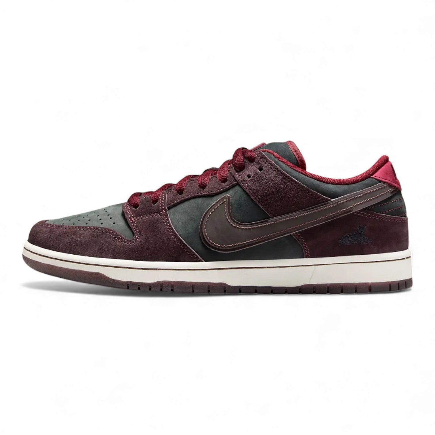 Nike SB Dunk Low Riot Skateshop (Special Box)