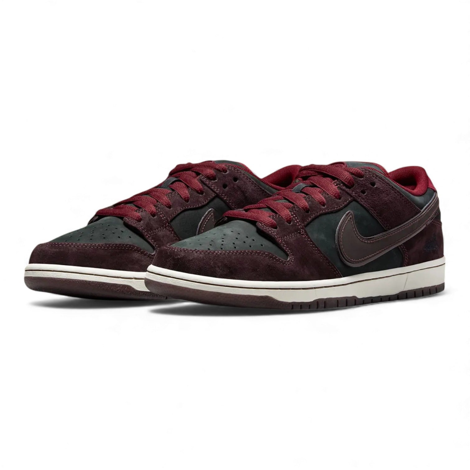 Nike SB Dunk Low Riot Skateshop (Special Box)
